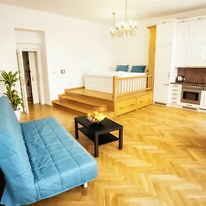 Apartment By The Old Town Square, Prag