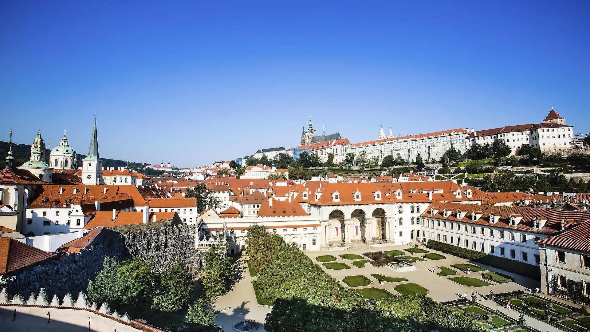 Luxury Family Hotel Royal Palace Prague 5*,