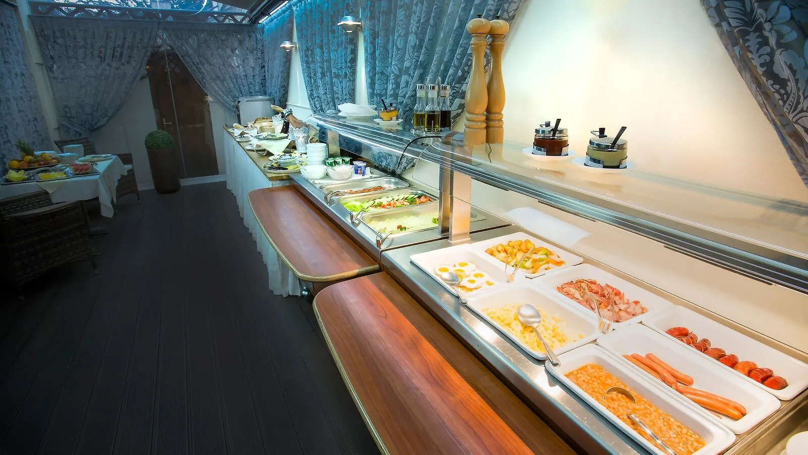 Luxury Family Hotel Royal Palace Prague